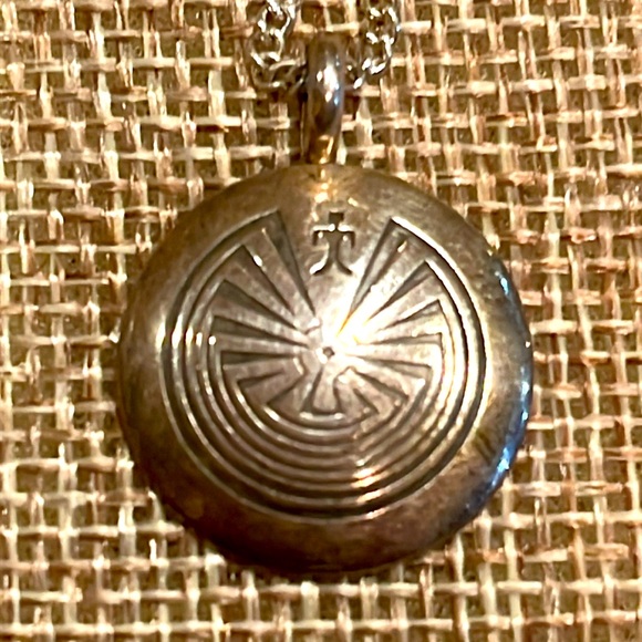 ViTG Sterling 925 Silver Necklace -Round small medallion tribal symbols - Picture 1 of 7